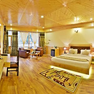 Whistling Pine Resorts & Spa